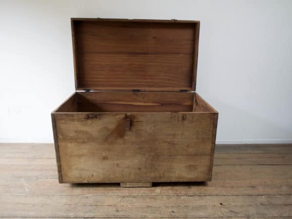 Industrial chest