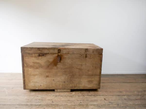 Industrial chest