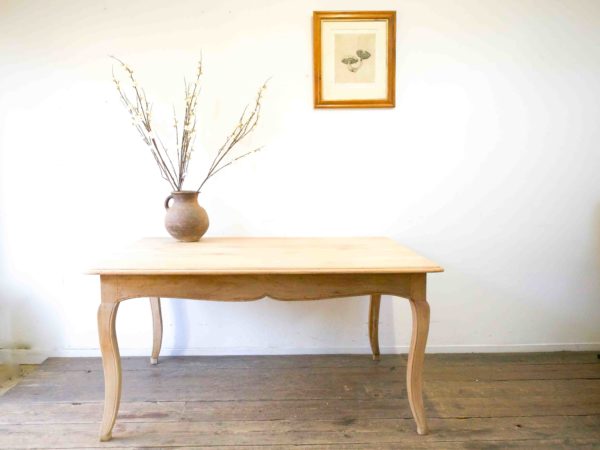 pale pine table