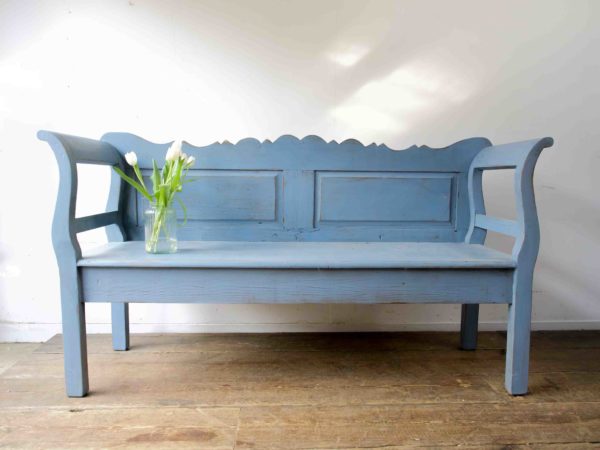 wooden bench