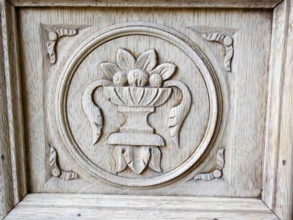 A pair of French bedsides - Image 9