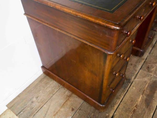 Victorian pedestal desk - Image 10